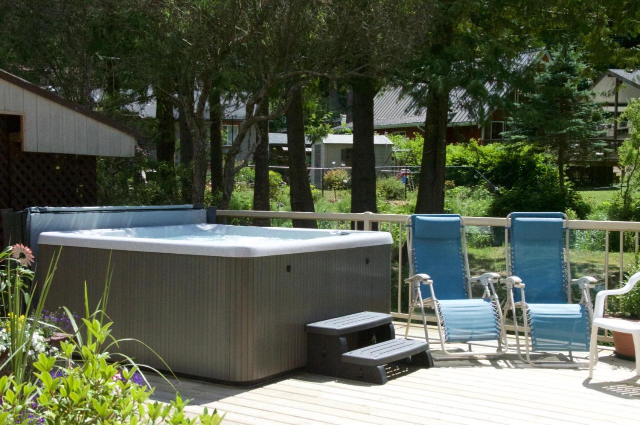 Enchanter Ocean View Suites Madeira Park Exterior foto