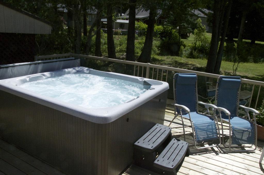Enchanter Ocean View Suites Madeira Park Exterior foto